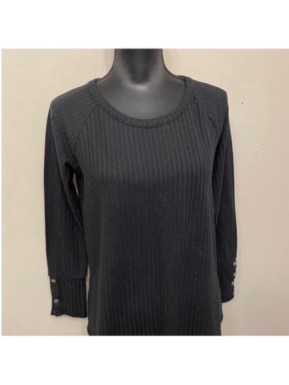 Chaser by Revolve Women’s Ribbed Long Sleeve Knit Top in Black L
